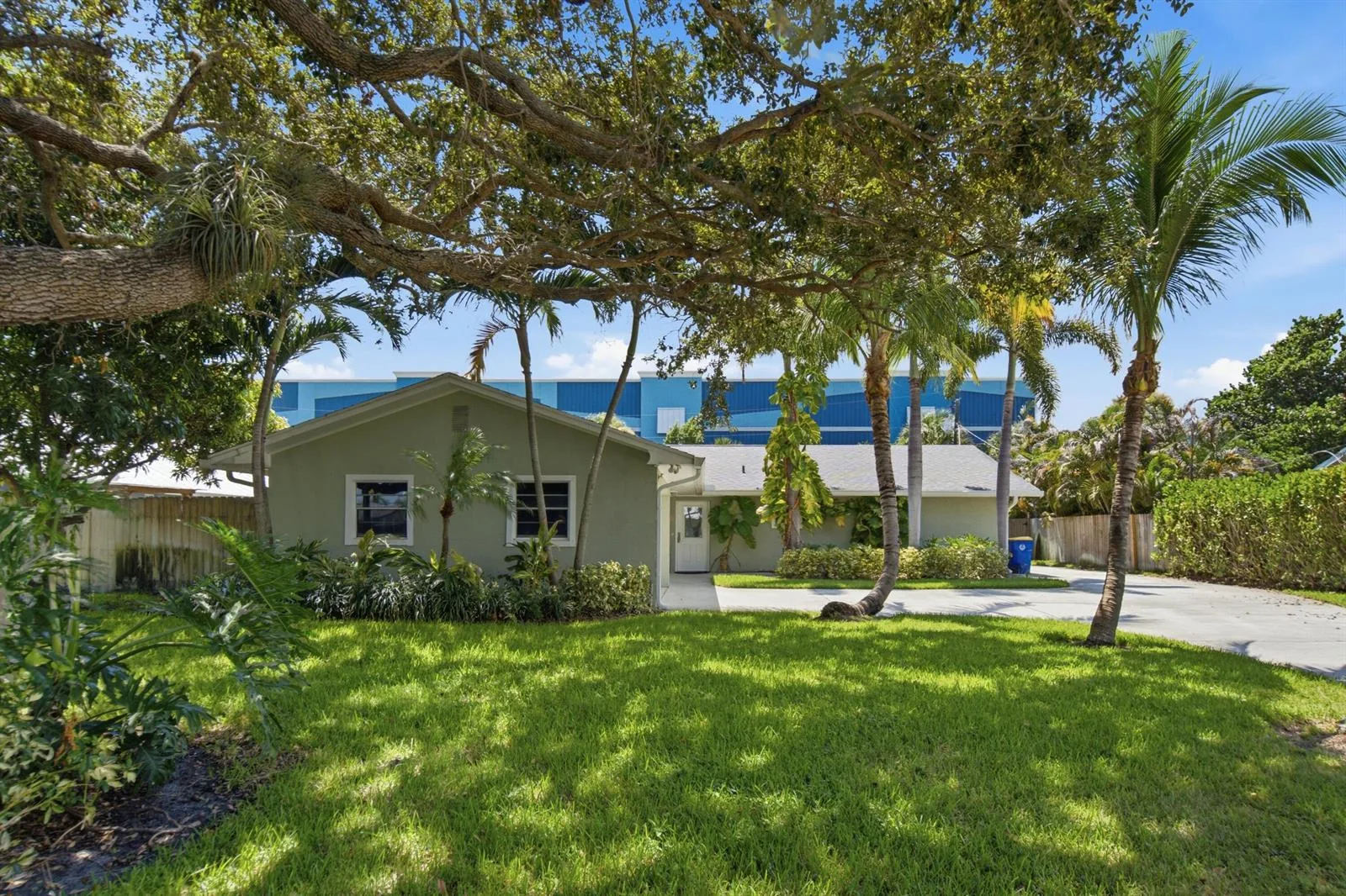 4796 SE Manatee Terrace, Stuart, FL 34997 photo 5