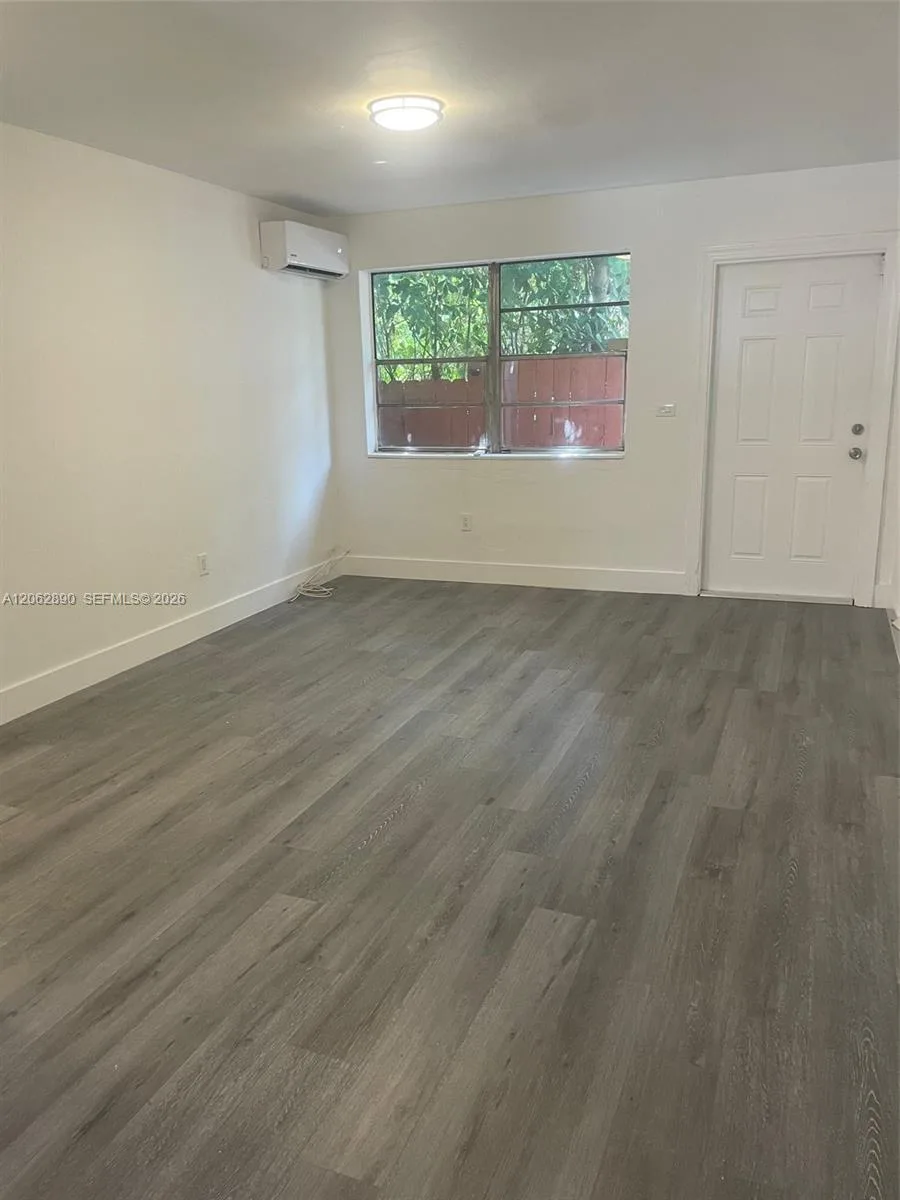 1831 NW 41st St, Miami, FL 33142 photo 7