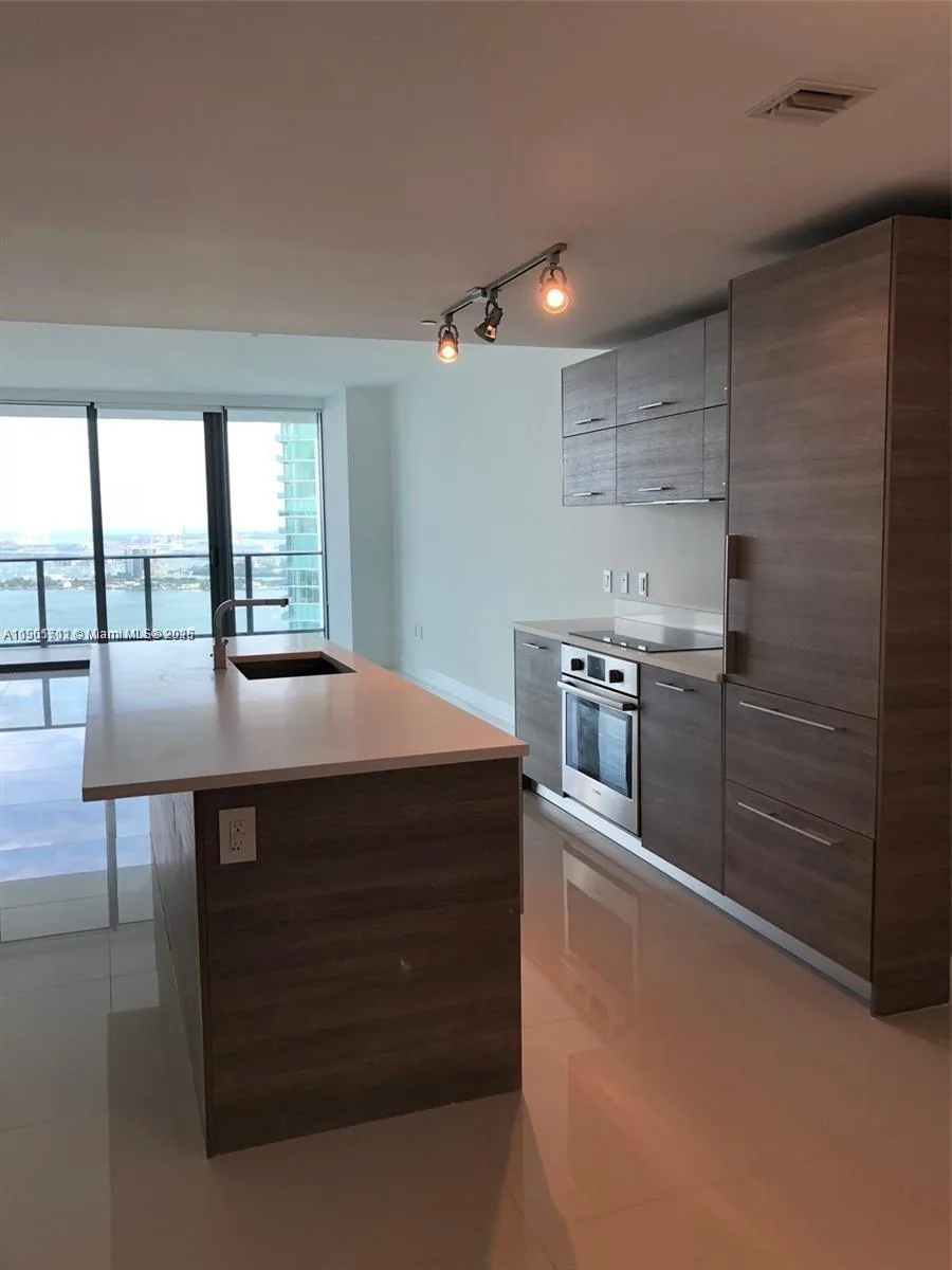 650 NE 32 St # 3605, Miami, FL 33137 photo 4