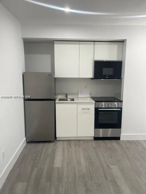 910 SW 8th Ave # D, Miami, FL 33130 photo 2