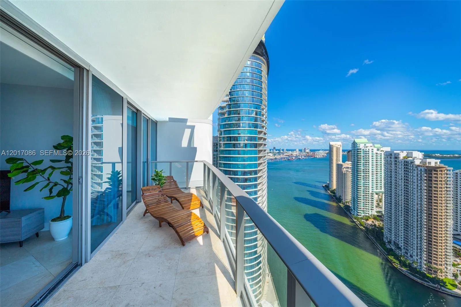 200 Biscayne Boulevard Way # 4308, Miami, FL 33131