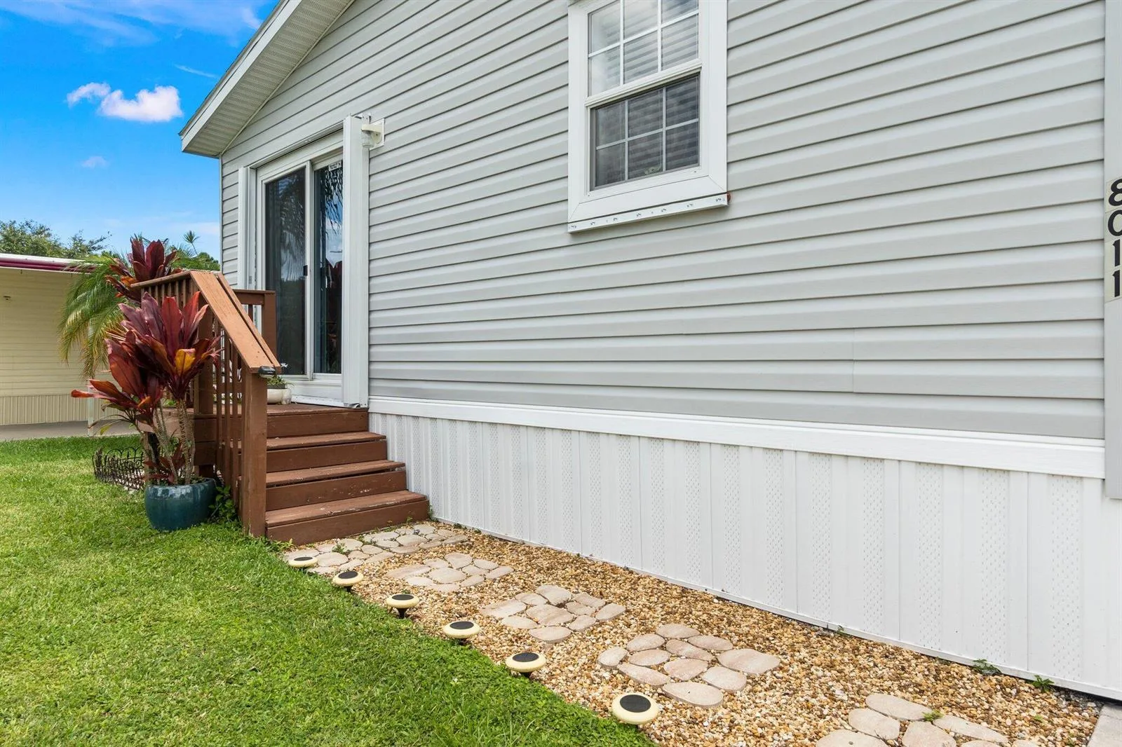 8011 SE Skylark Avenue, Hobe Sound, FL 33455 photo 4