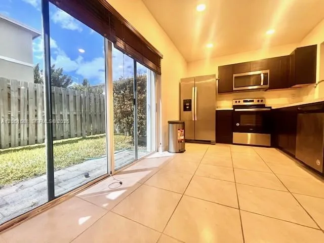 475 NE 5th Ln, Florida City, FL 33034 photo 2