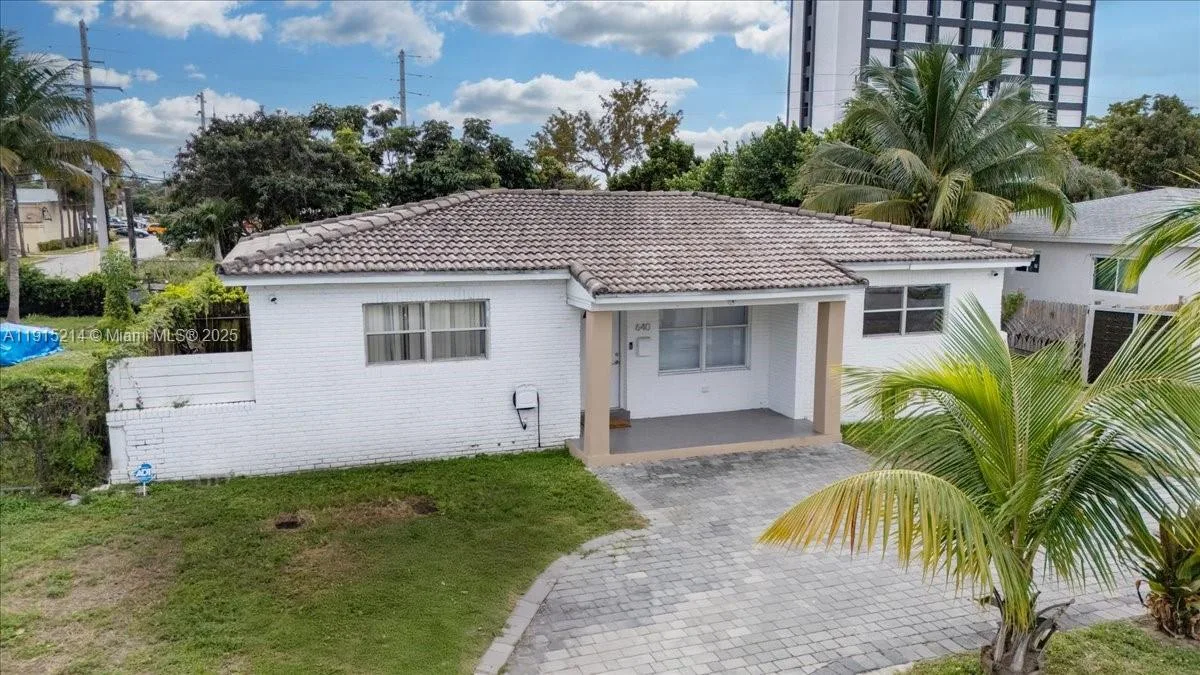 640 NE 168th St, North Miami Beach, FL 33162