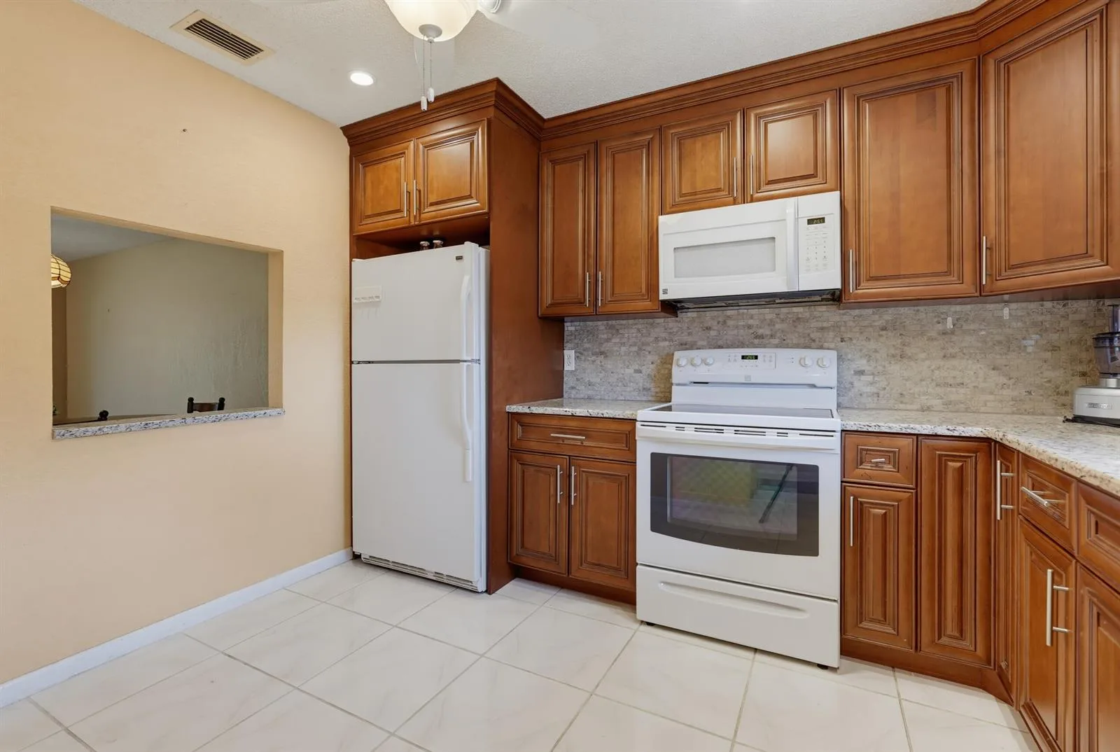 676 Laconia Circle # B, Lake Worth, FL 33467 photo 4