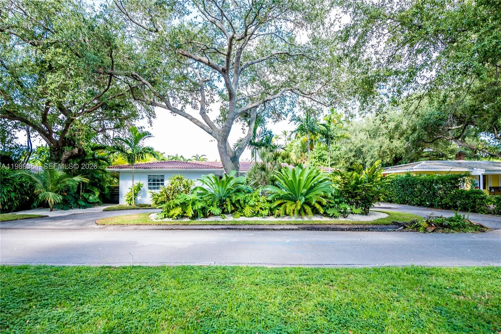 4160 Bay Point Rd, Miami, FL 33137 photo 2