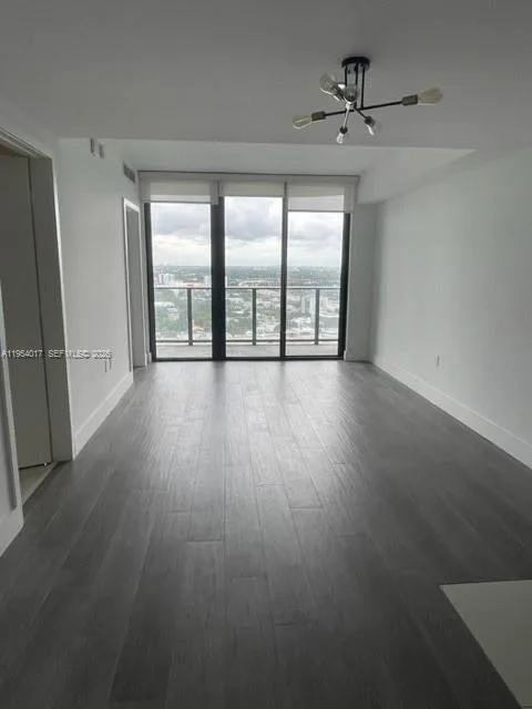 121 NE 34th St # 2110, Miami, FL 33137 photo 3