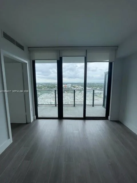 121 NE 34th St # 2110, Miami, FL 33137 photo 4