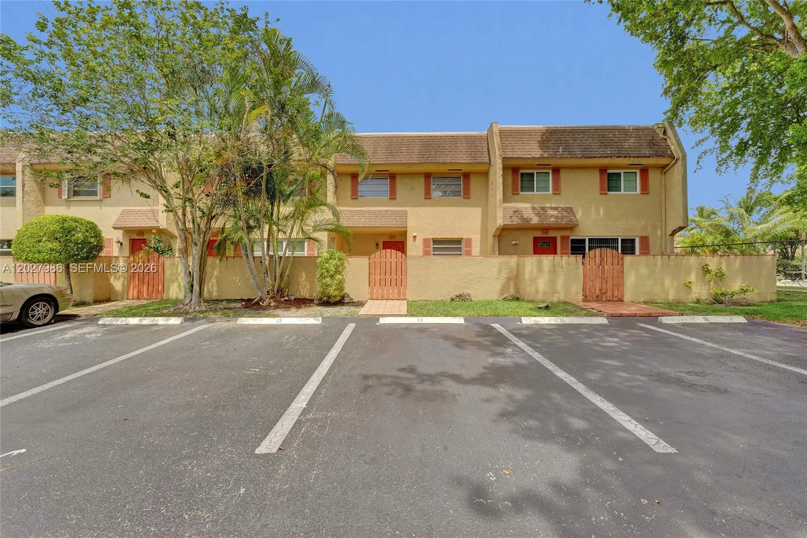 7175 Nova Dr # 107, Davie, FL 33317