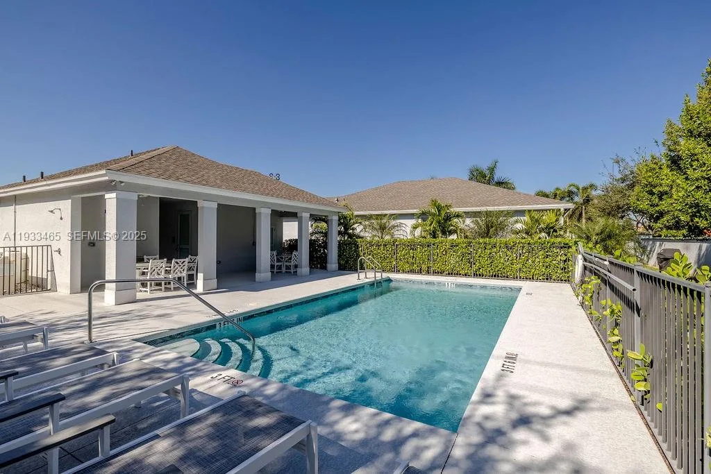 2536 Bella Vista Cir # ., Vero Beach, FL 32966 photo 2