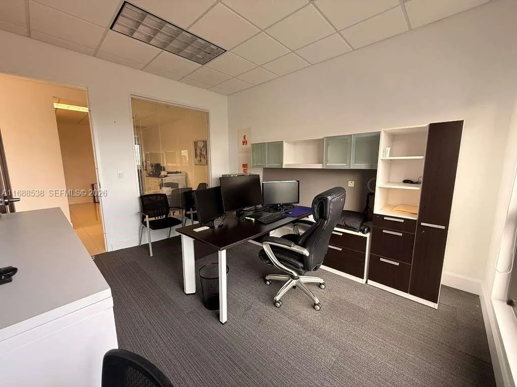 2020 Ponce De Leon Blvd # 1101- shared law firm spc, Coral Gables, FL 33134 photo 3