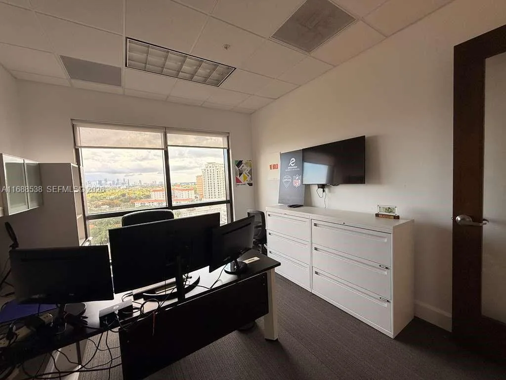 2020 Ponce De Leon Blvd # 1101- shared law firm spc, Coral Gables, FL 33134 photo 9