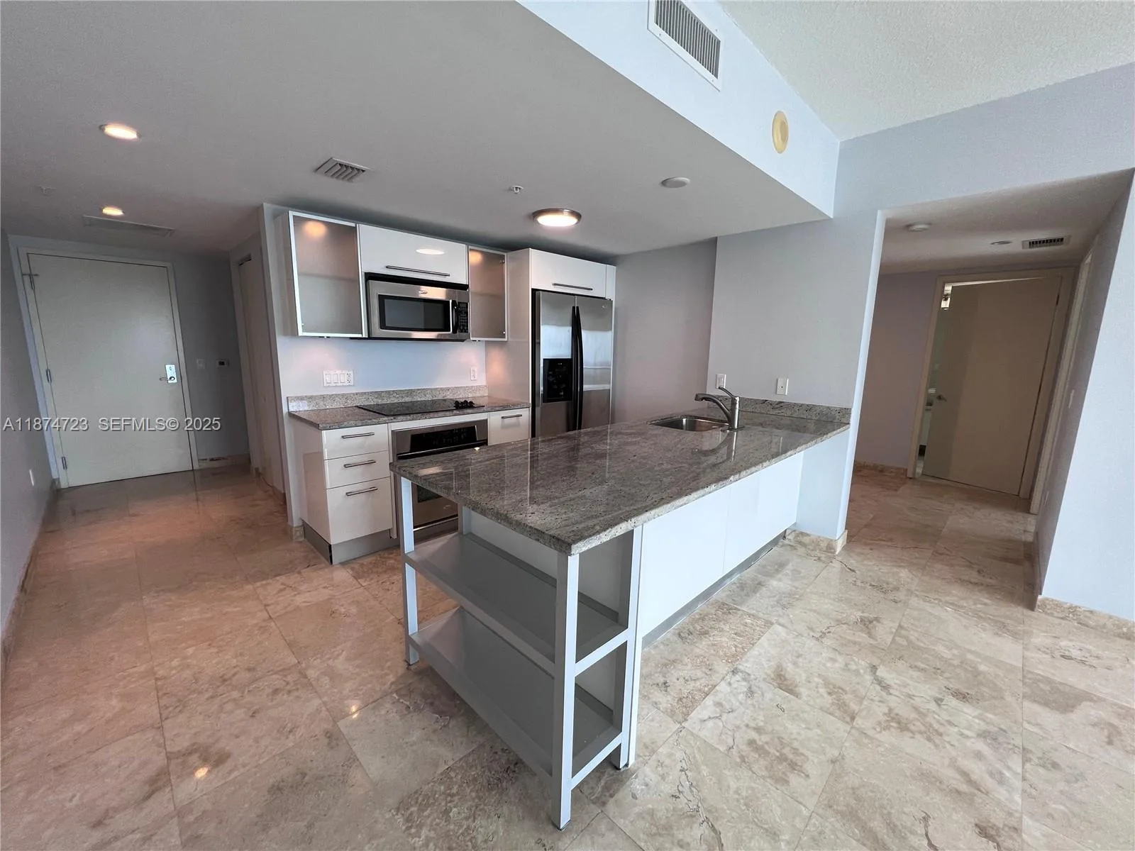 185 SW 7th St # 4204, Miami, FL 33130 photo 3