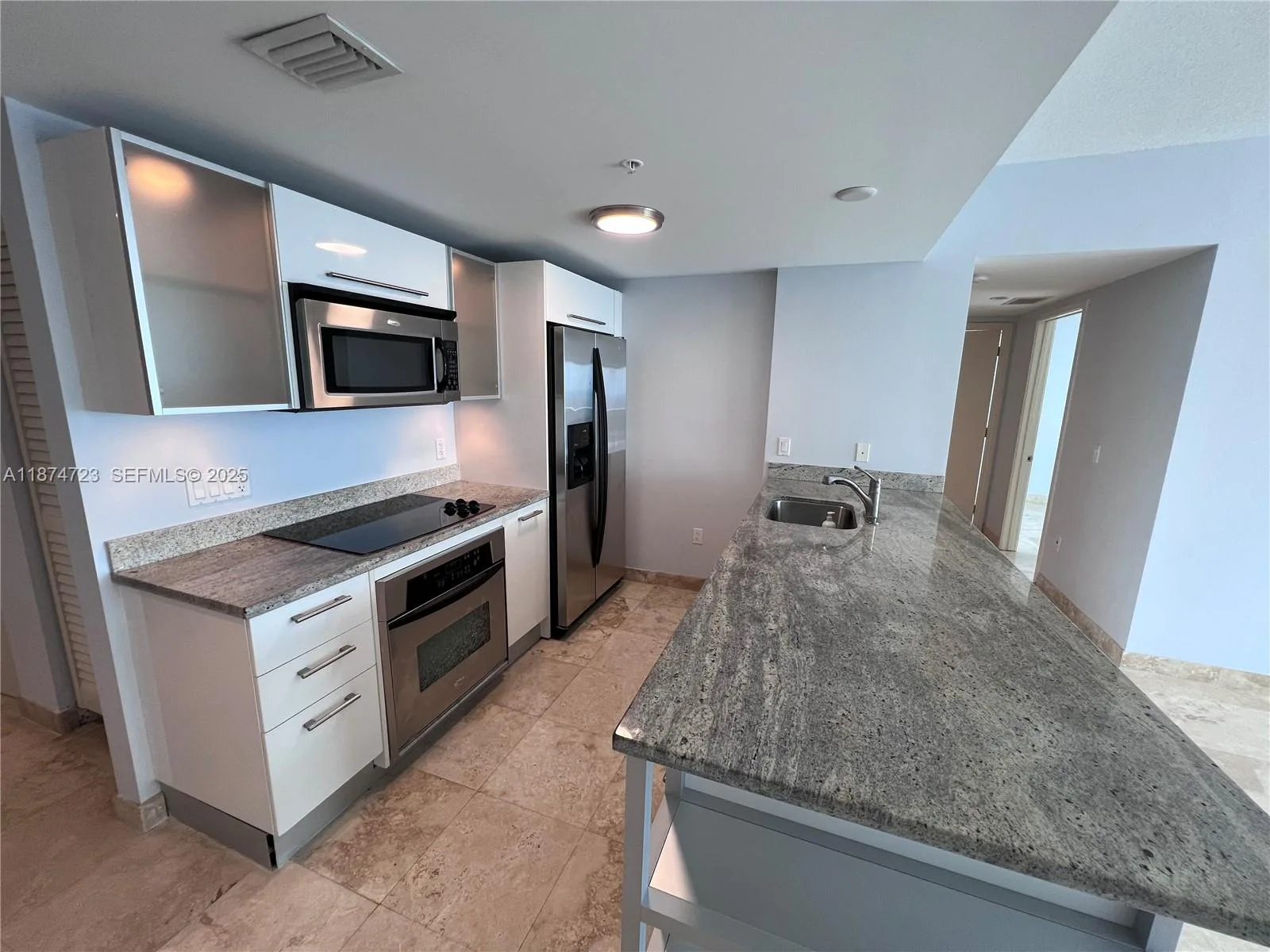 185 SW 7th St # 4204, Miami, FL 33130 photo 5
