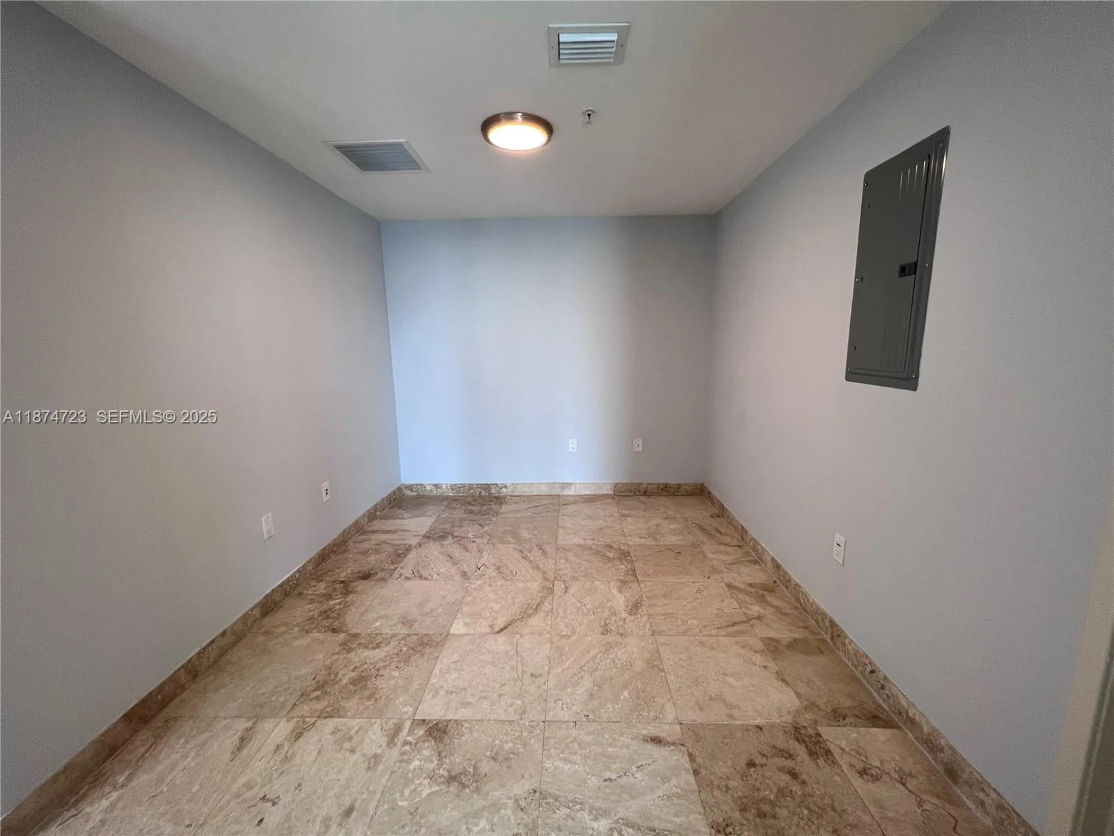 185 SW 7th St # 4204, Miami, FL 33130 photo 8