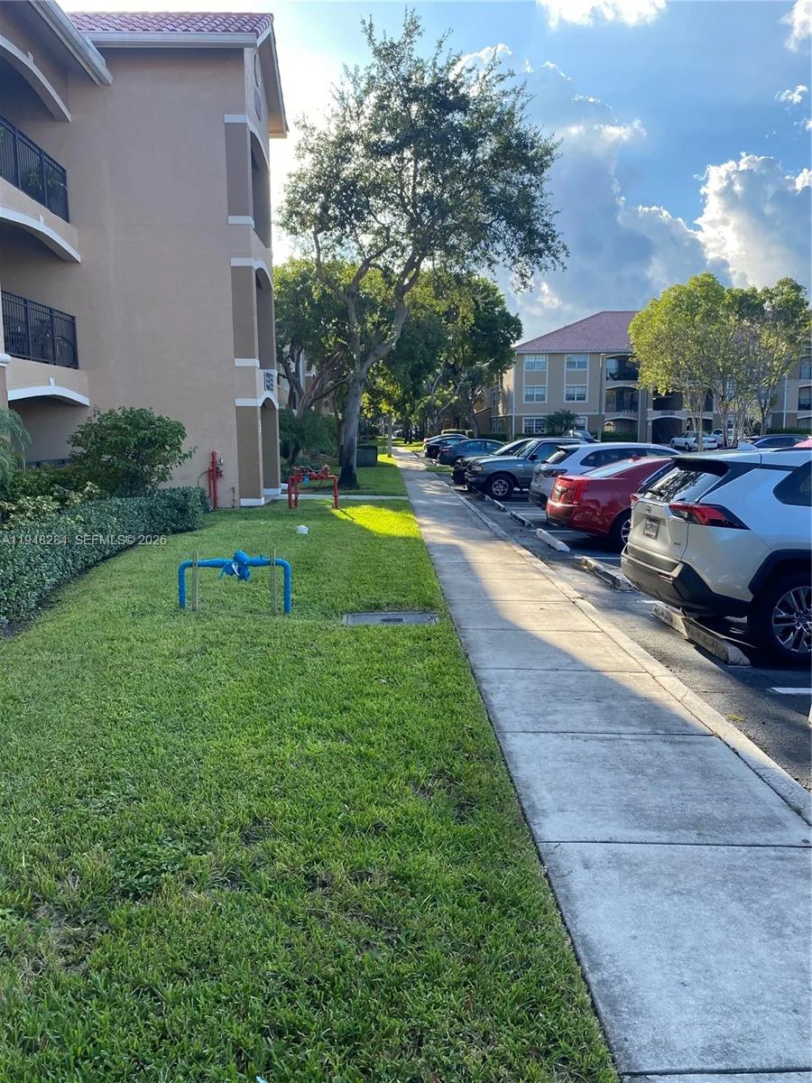 11630 SW 2nd St # 17101, Pembroke Pines, FL 33025 photo 2