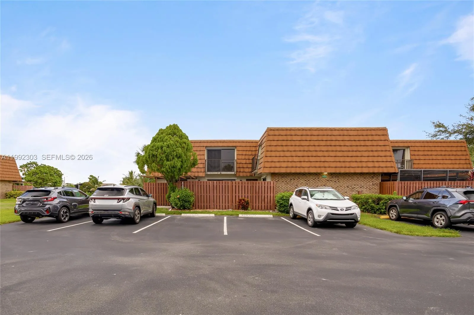 1170 SW 118th Ter, Davie, FL 33325 photo 3