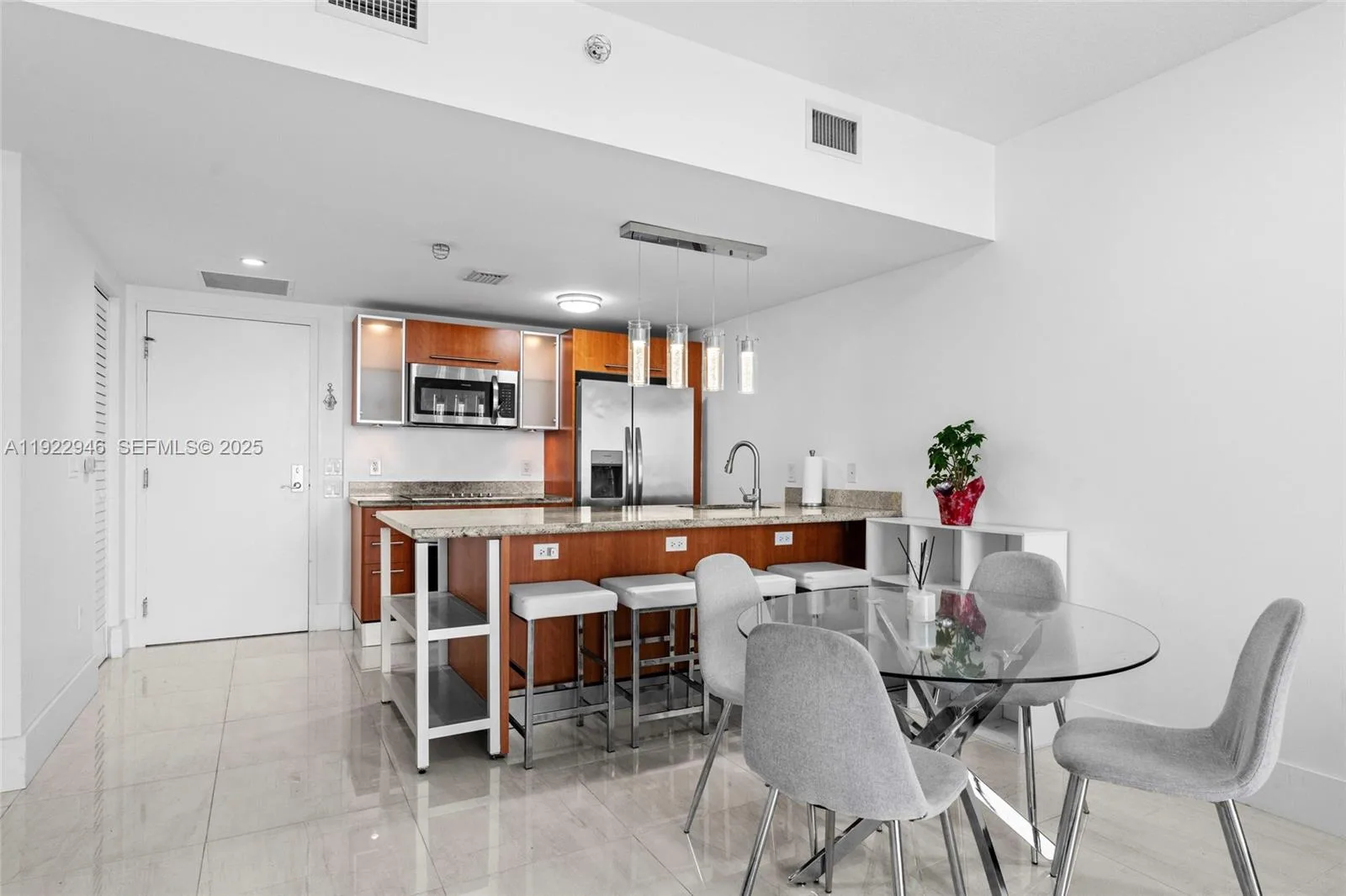 185 SW 7th St # 3314, Miami, FL 33130 photo 2