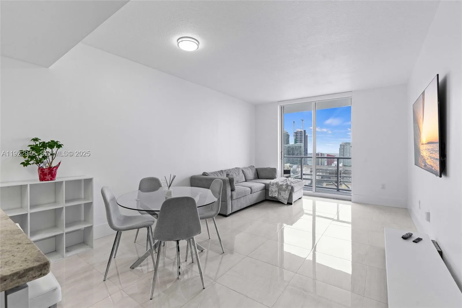 185 SW 7th St # 3314, Miami, FL 33130 photo 4