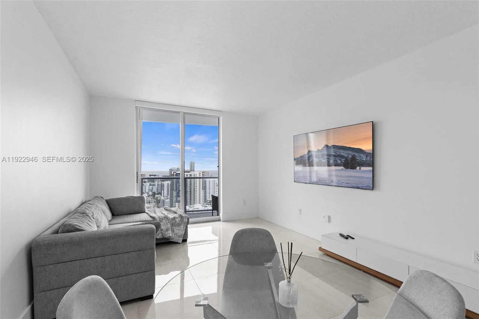 185 SW 7th St # 3314, Miami, FL 33130 photo 5