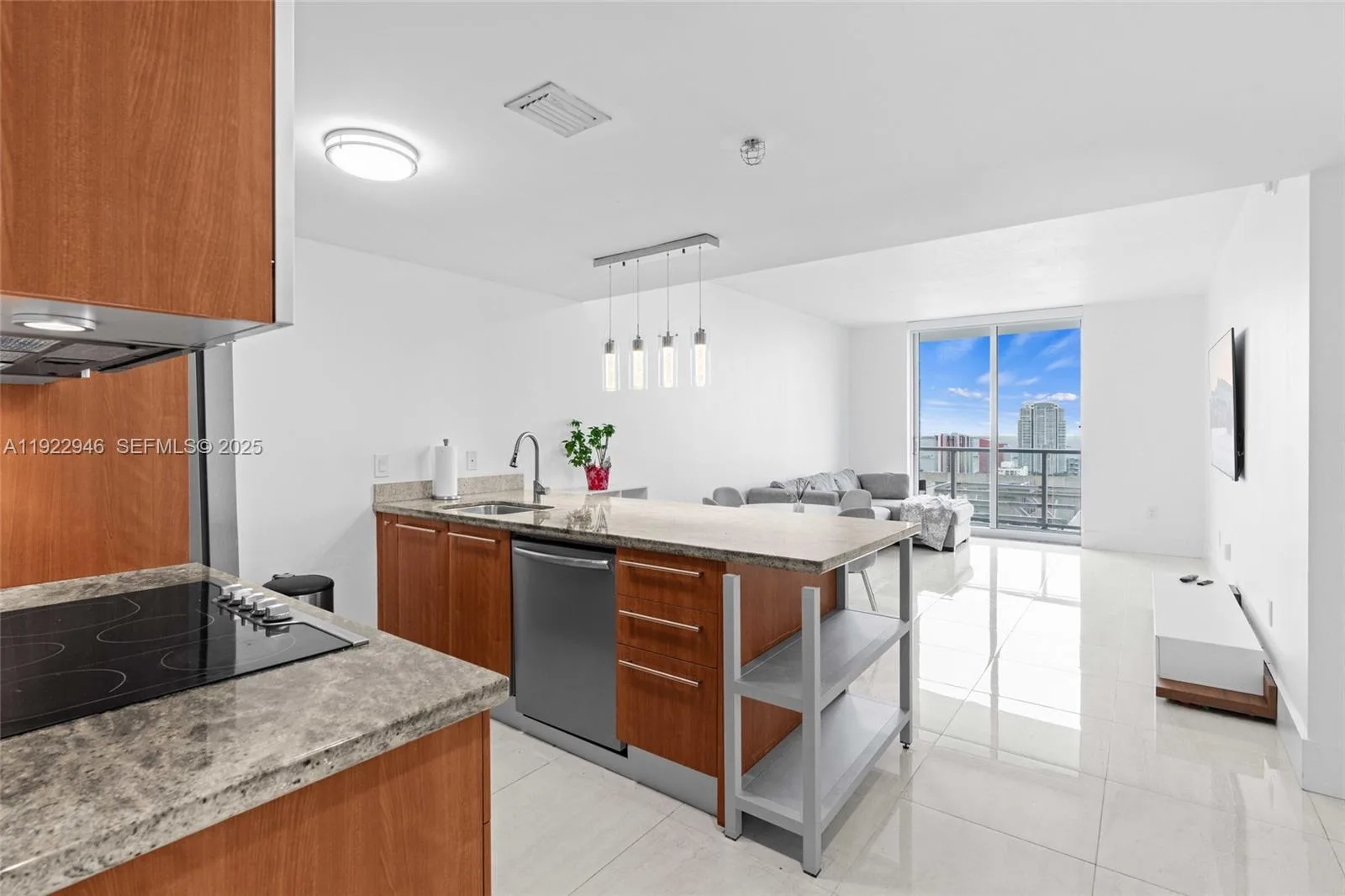 185 SW 7th St # 3314, Miami, FL 33130 photo 8