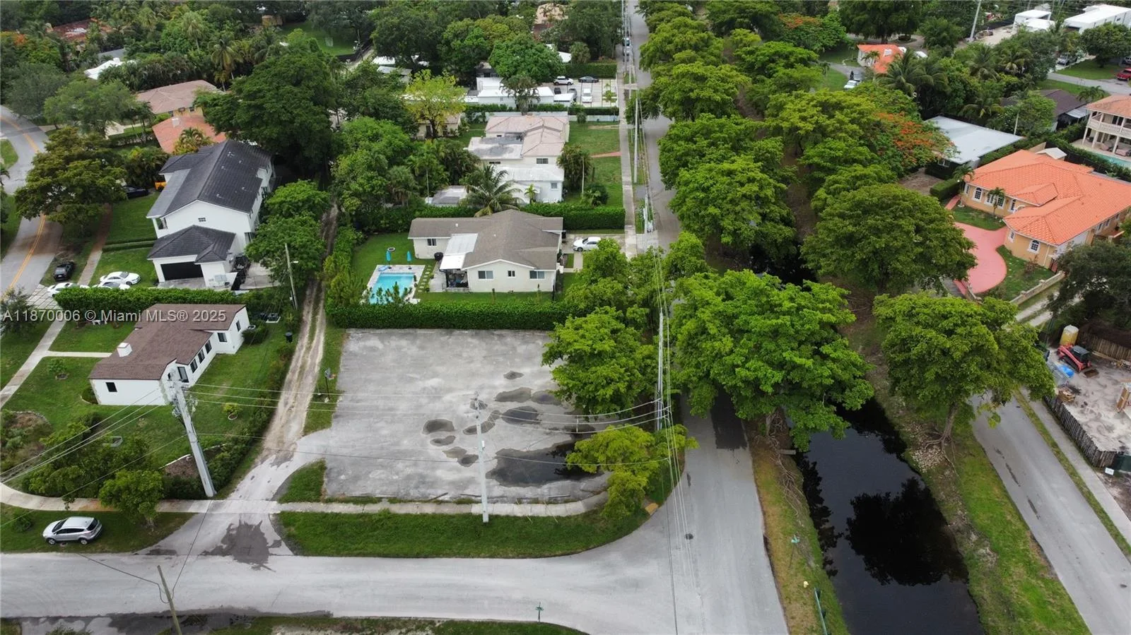 425 Esplanade Dr, Miami Springs, FL 33166 photo 3