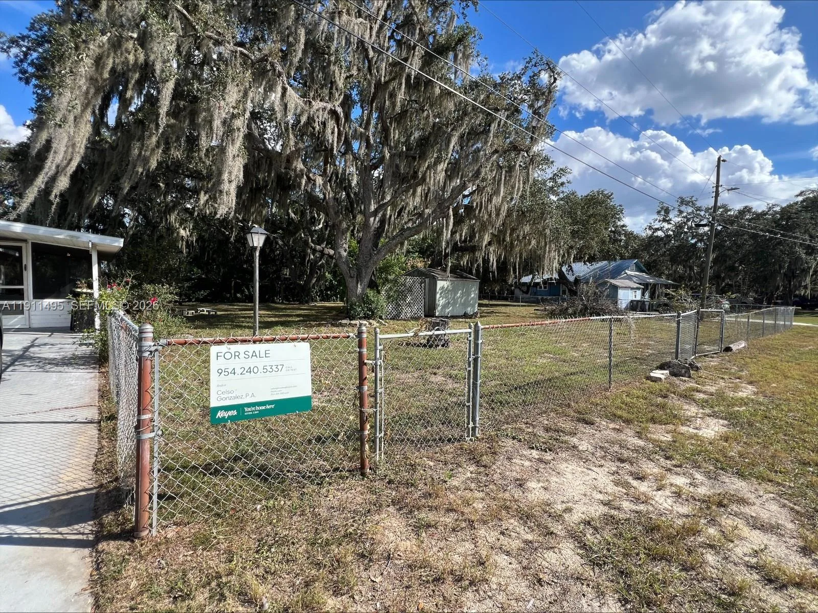 2930 Jasmine Dr, Lake Wales, FL 33853