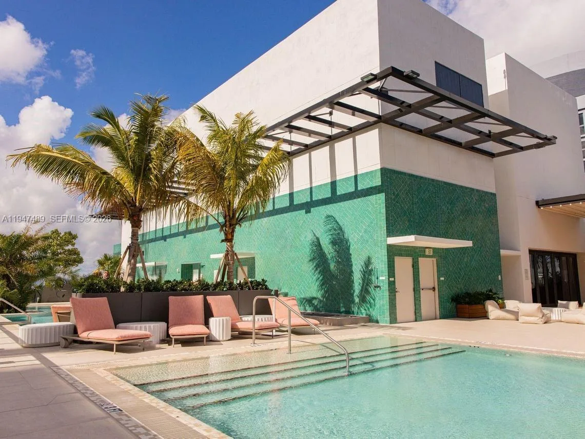 11 NE 6 ST # 814, Miami, FL 33132 photo 4