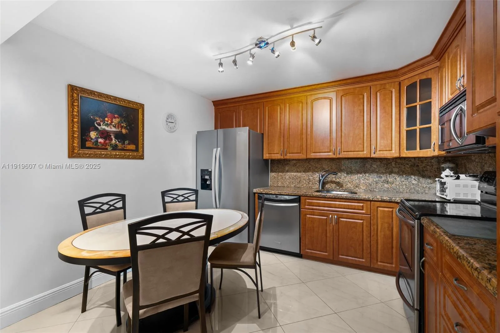 301 174th St # 1109, Sunny Isles Beach, FL 33160 photo 2