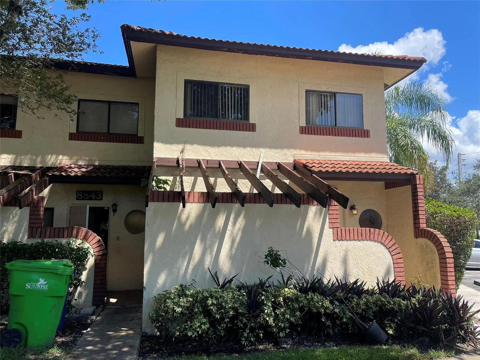 8843 SPRINGTREE LAKES Drive, Sunrise, FL 33351