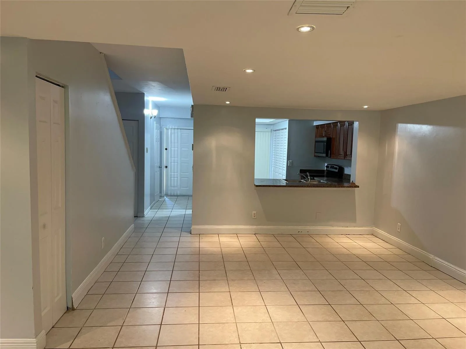 8843 SPRINGTREE LAKES Drive, Sunrise, FL 33351 photo 6