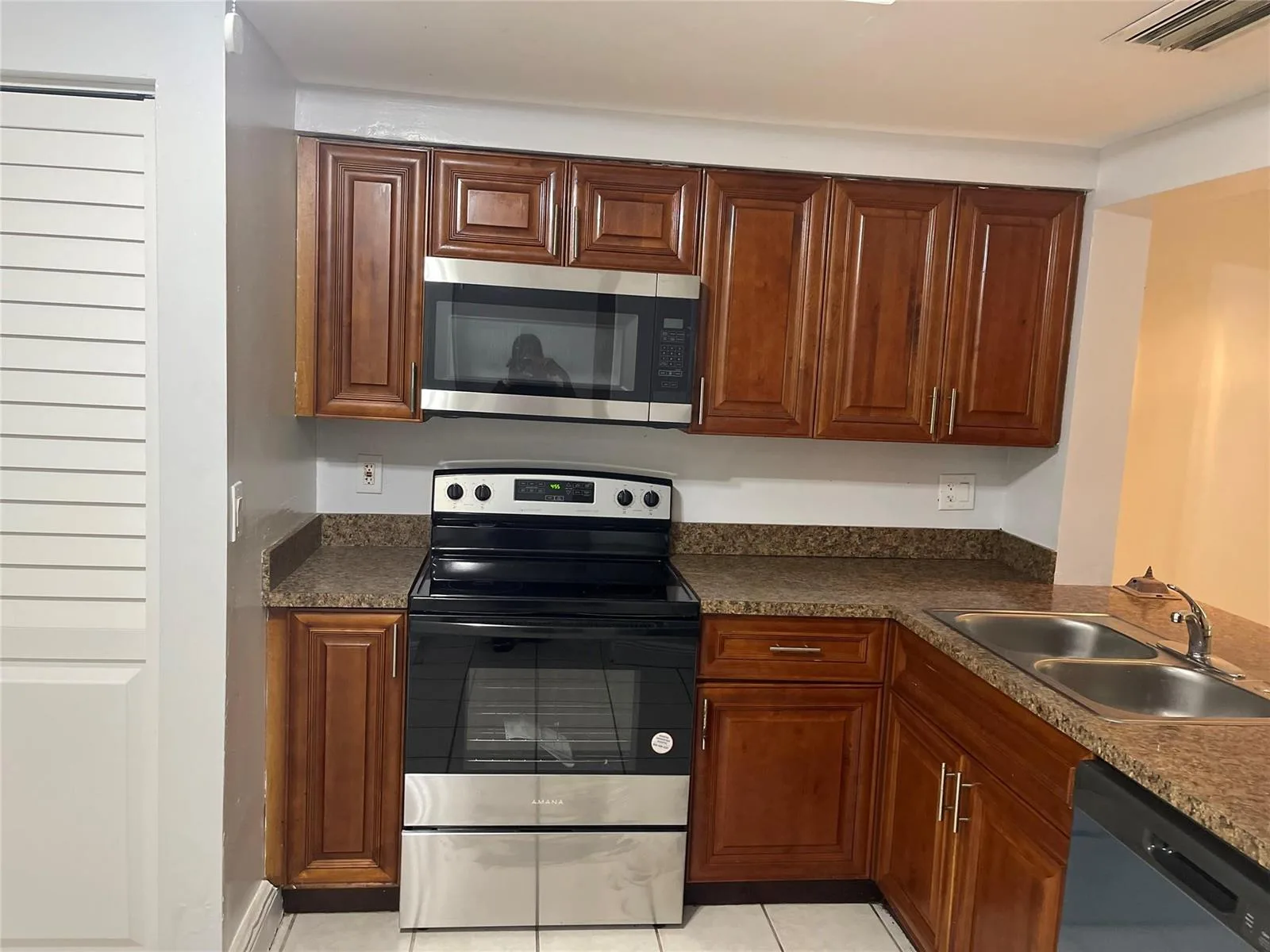 8843 SPRINGTREE LAKES Drive, Sunrise, FL 33351 photo 8