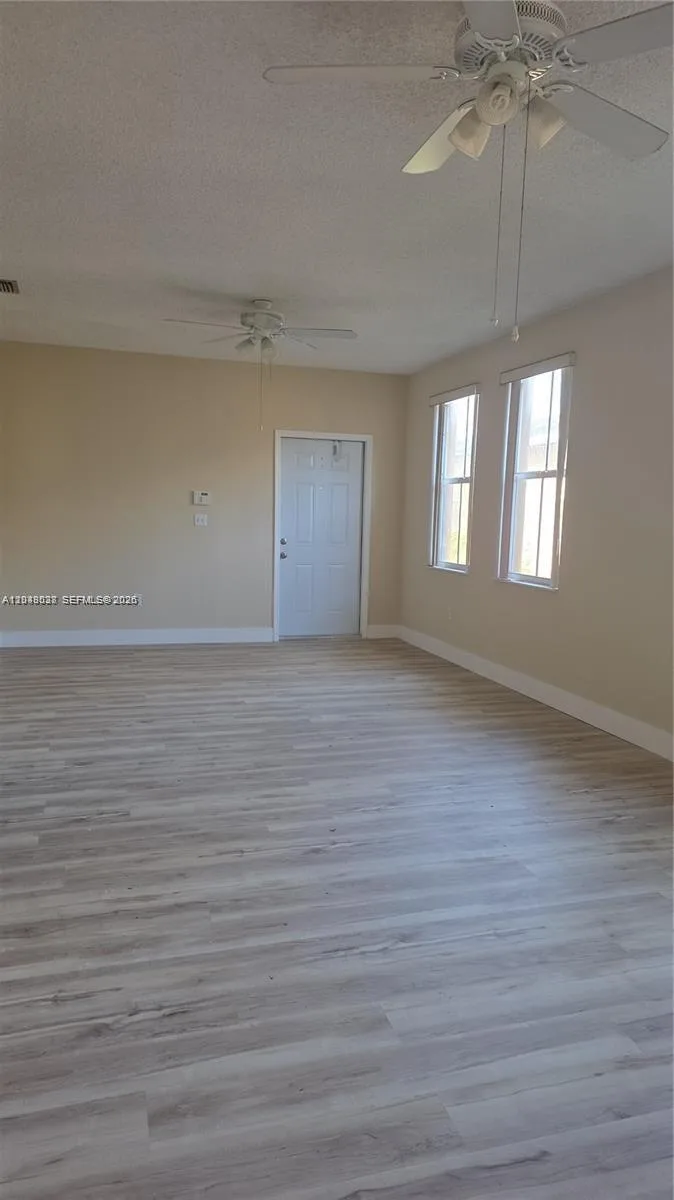 2926 SW 26 ST, Miami, FL 33133 — zdjęcie 3