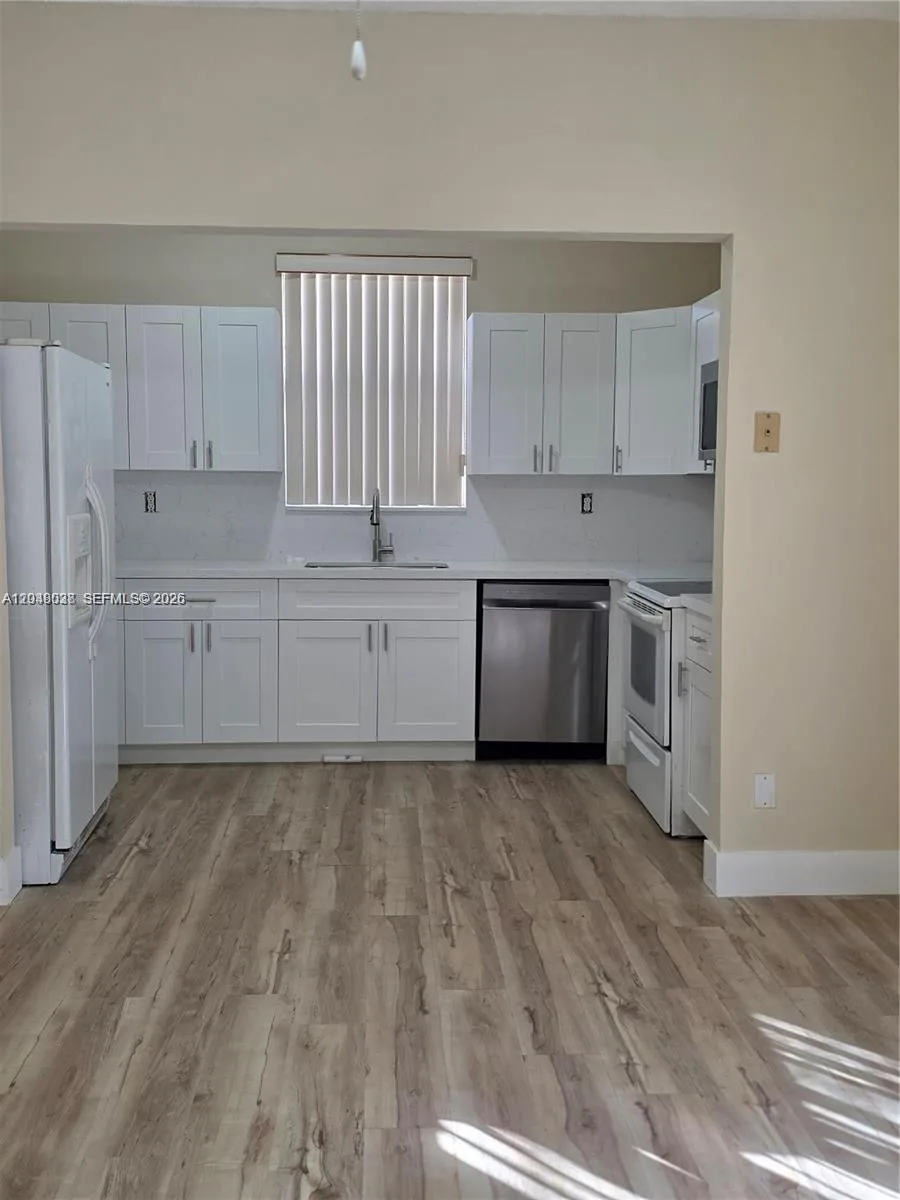 2926 SW 26 ST, Miami, FL 33133 — zdjęcie 5
