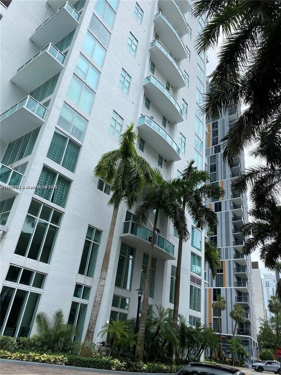41 SE 5th St # 717, Miami, FL 33131