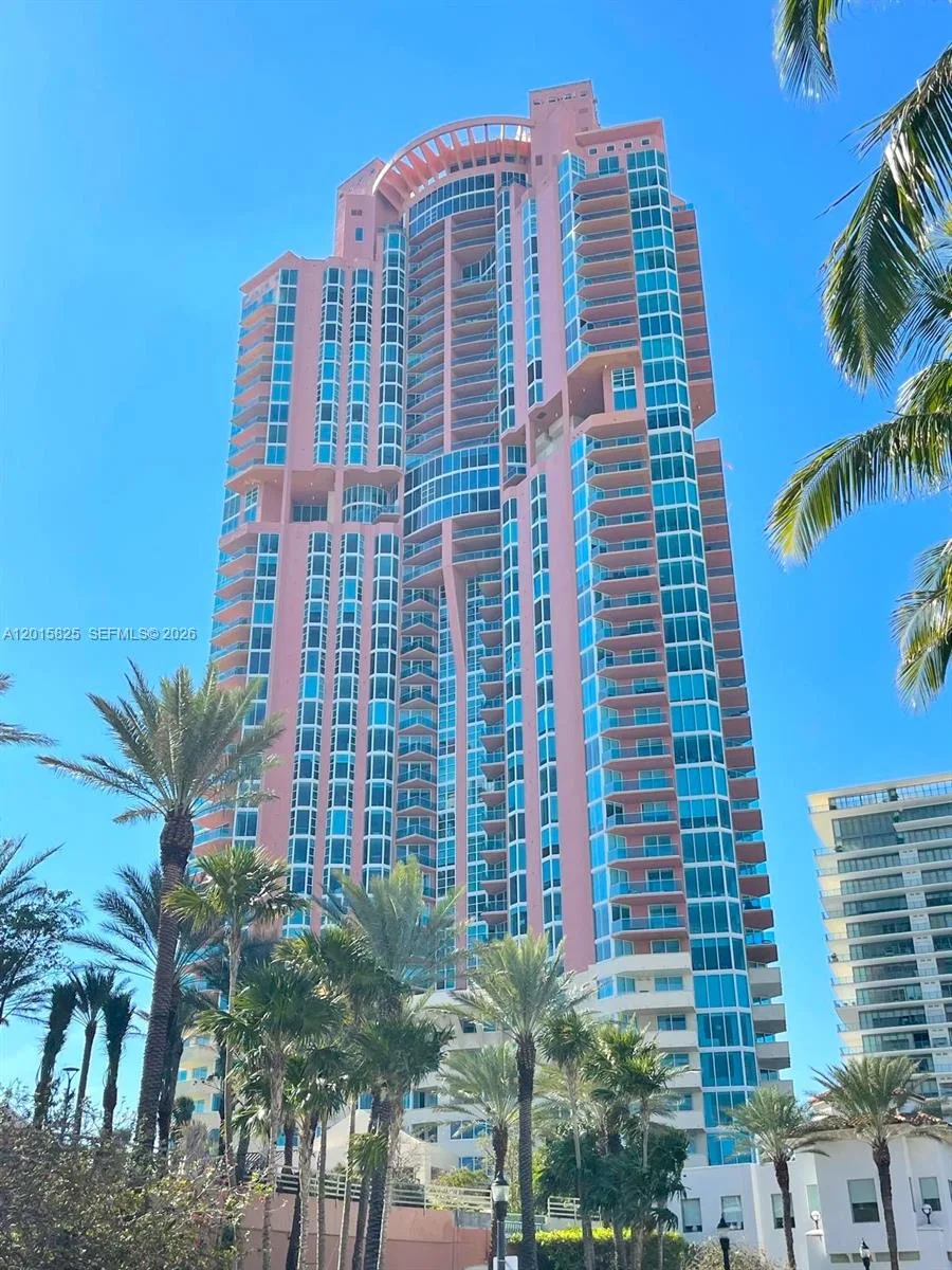 300 S Pointe Dr # 704, Miami Beach, FL 33139