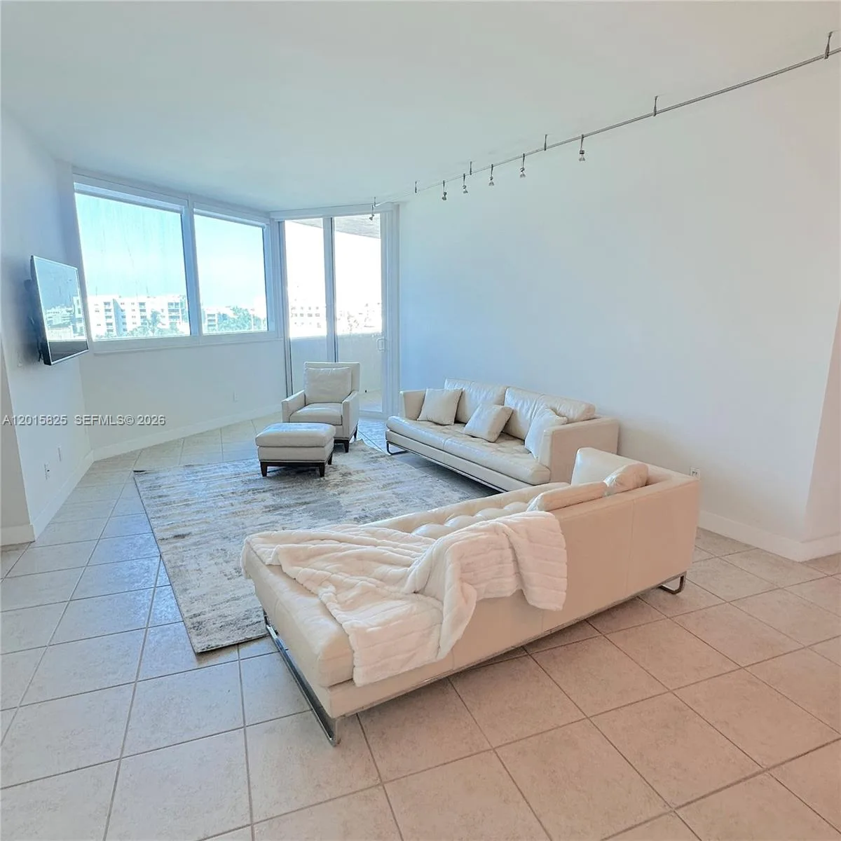300 S Pointe Dr # 704, Miami Beach, FL 33139 photo 11