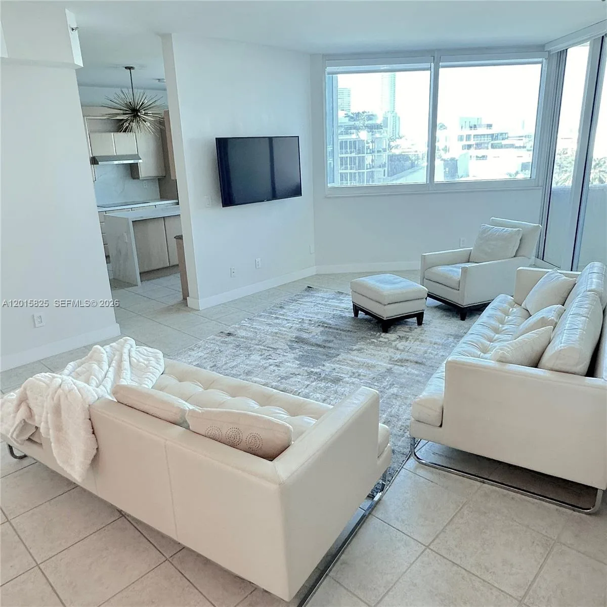 300 S Pointe Dr # 704, Miami Beach, FL 33139 photo 2