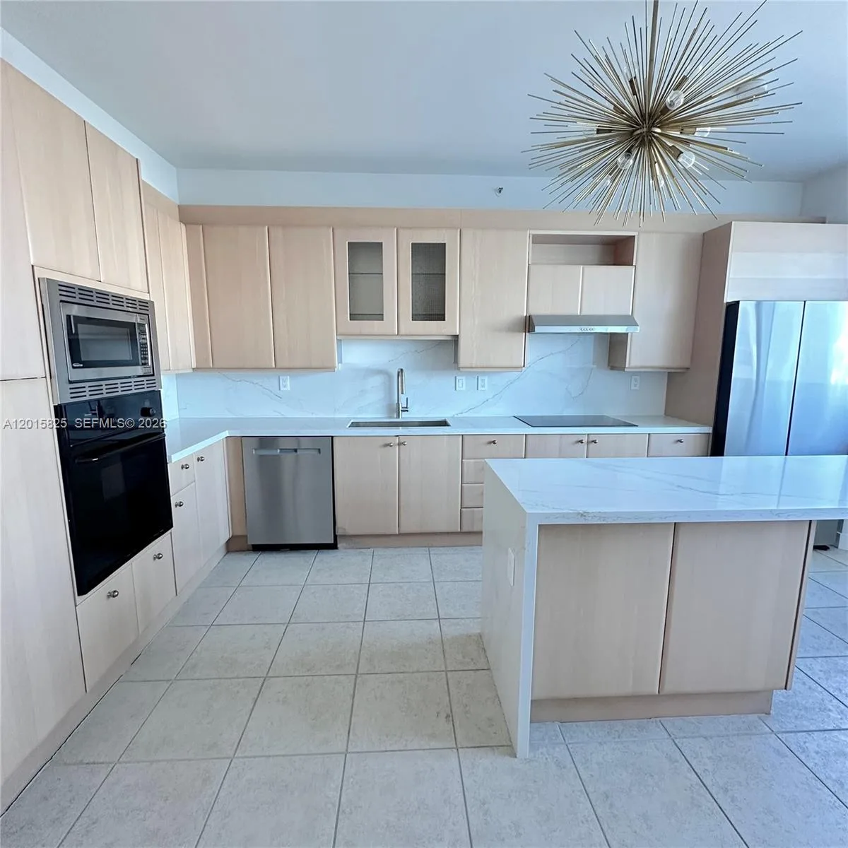 300 S Pointe Dr # 704, Miami Beach, FL 33139 photo 3