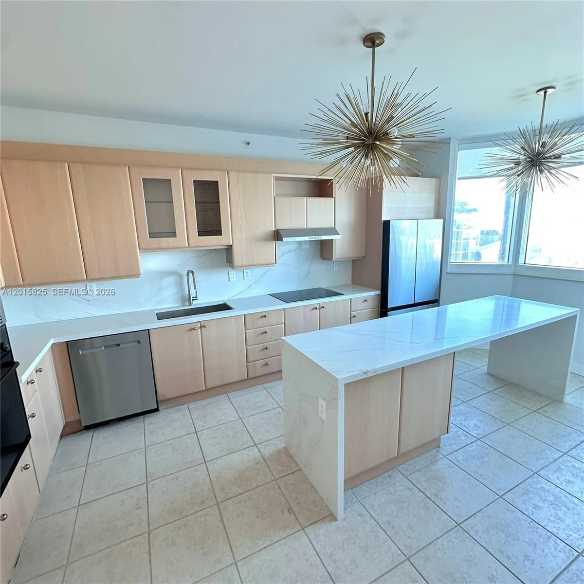 300 S Pointe Dr # 704, Miami Beach, FL 33139 photo 4