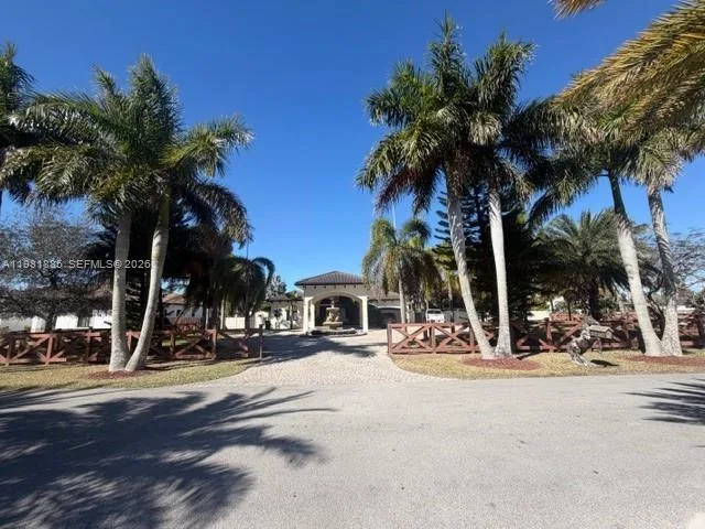 29400 SW 168th Ct, Homestead, FL 33030 photo 2