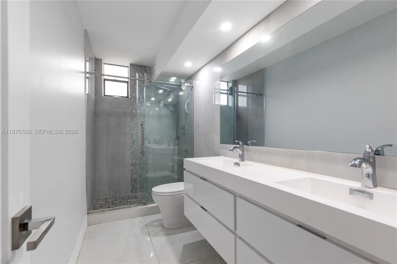 2500 Parkview Dr # 1121, Hallandale Beach, FL 33009 photo 3