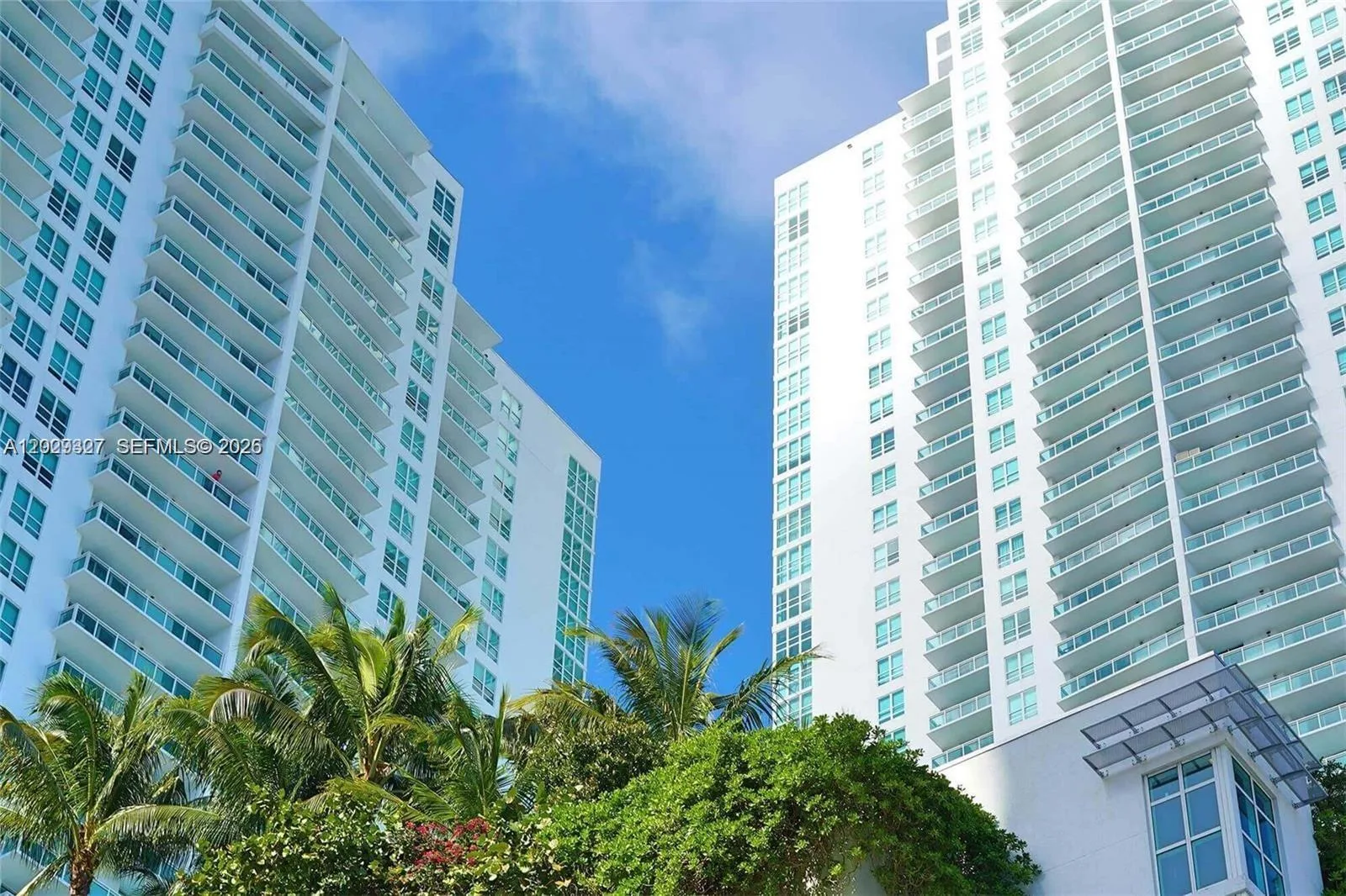 951 Brickell Ave # 1808, Miami, FL 33131