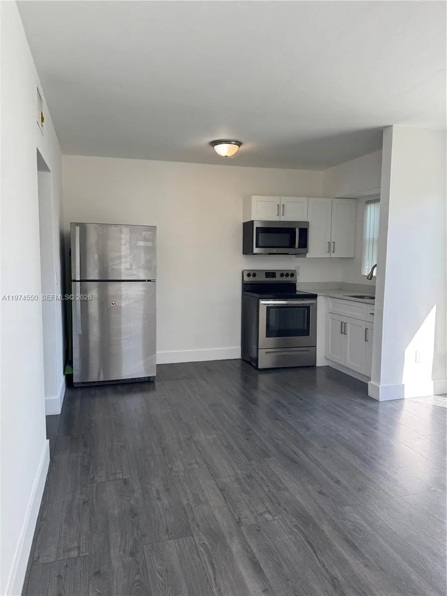 2150 NW 24th St, Miami, FL 33142 photo 4