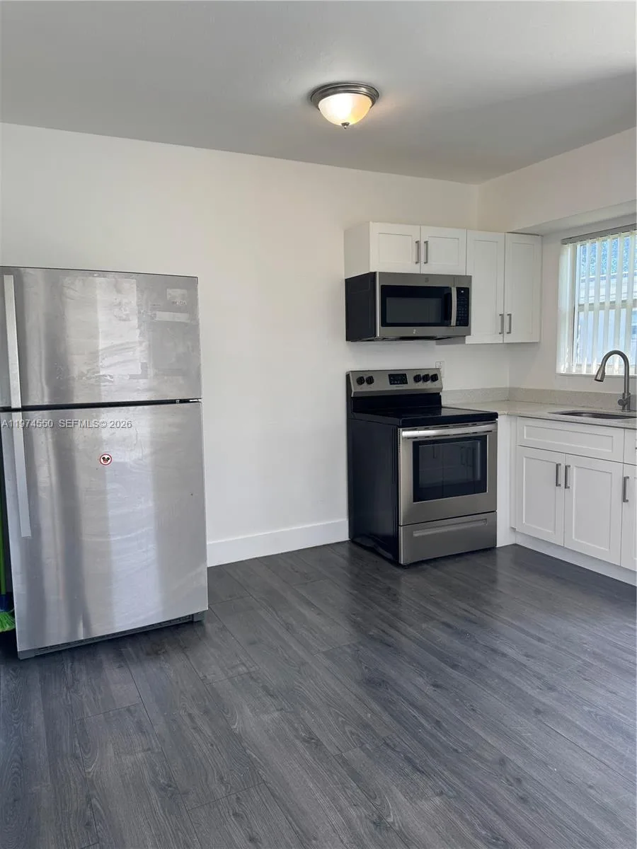 2150 NW 24th St, Miami, FL 33142 photo 5
