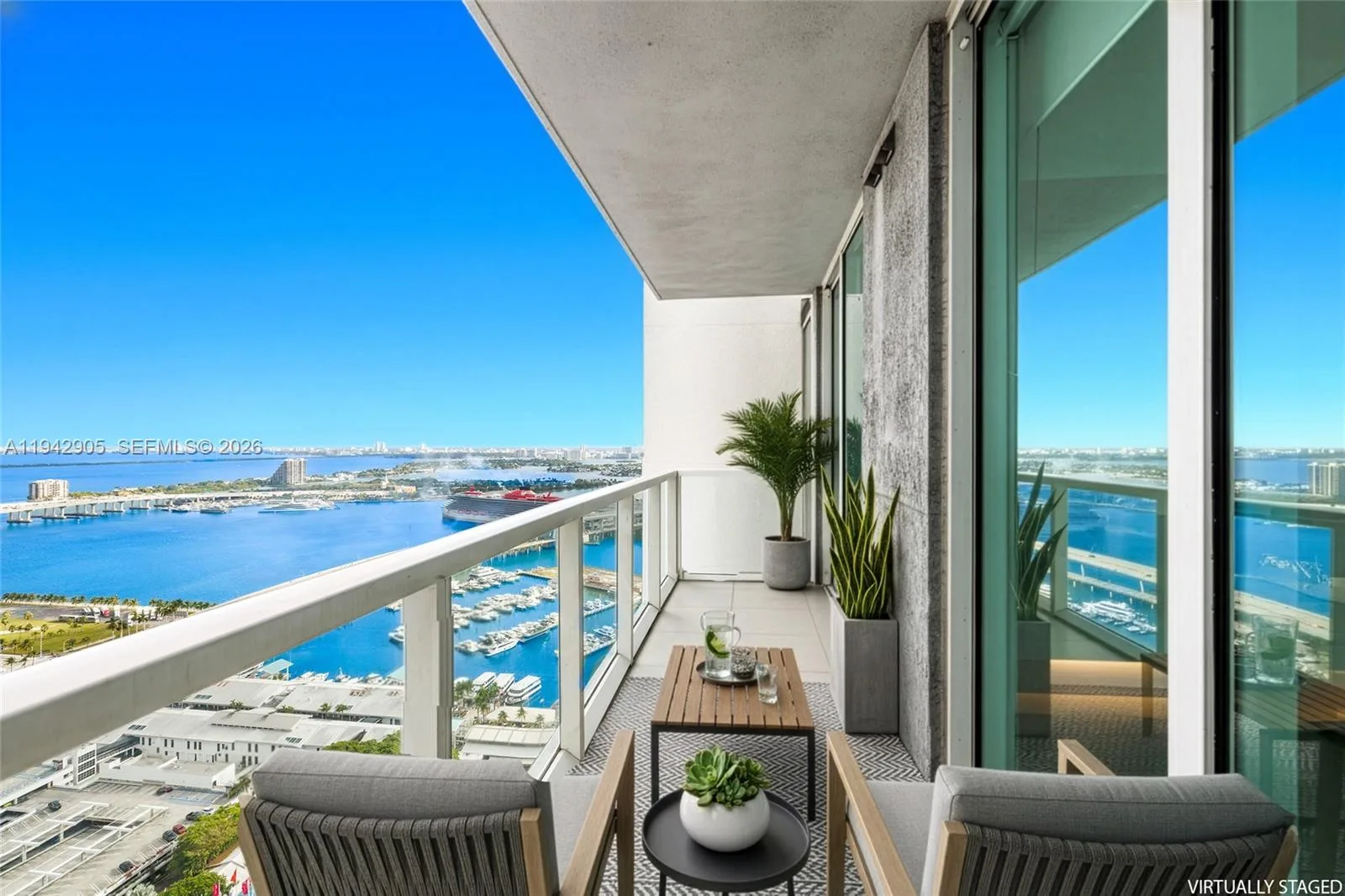 244 Biscayne Blvd # 3904, Miami, FL 33132