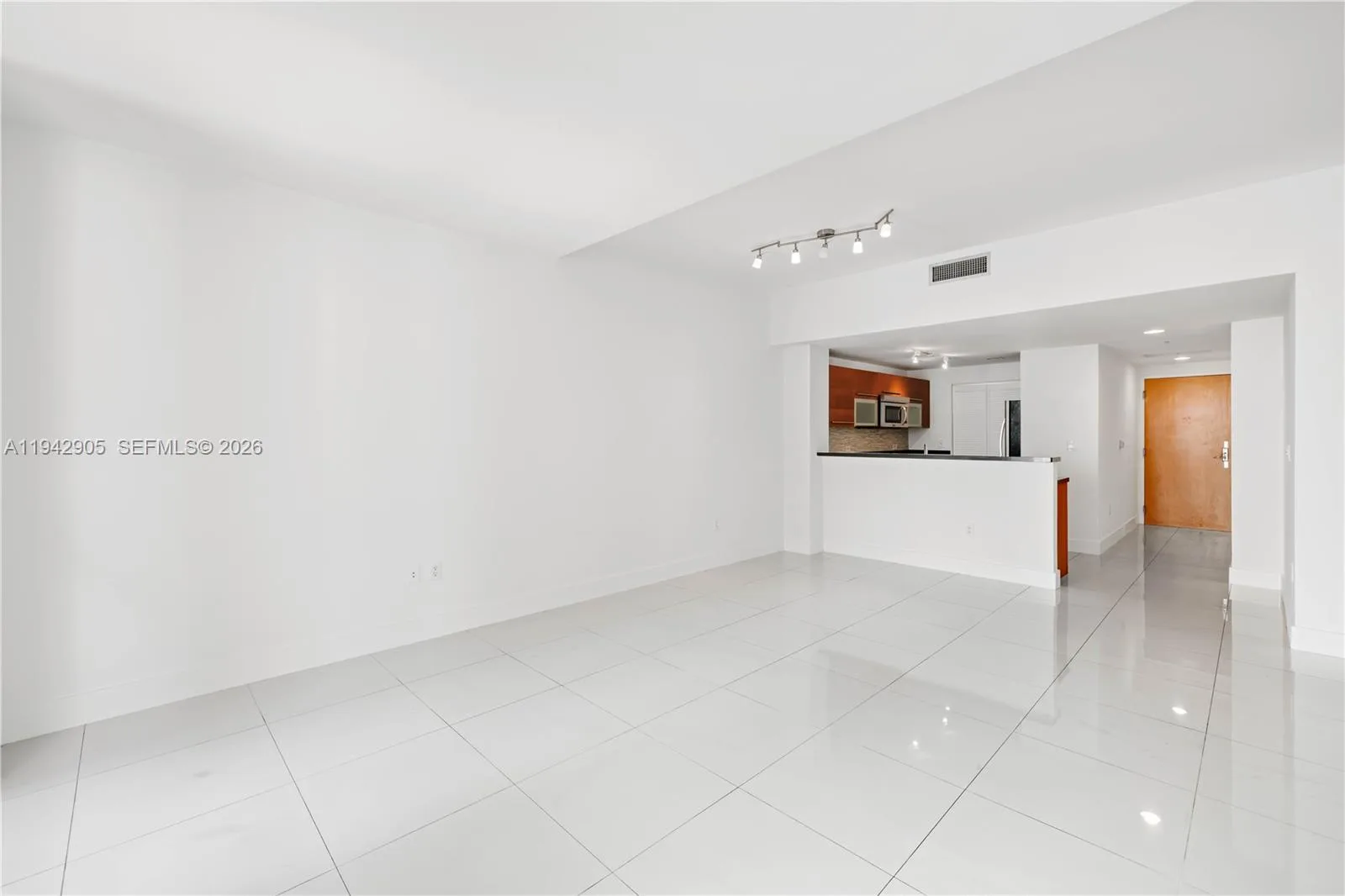 244 Biscayne Blvd # 3904, Miami, FL 33132 photo 5