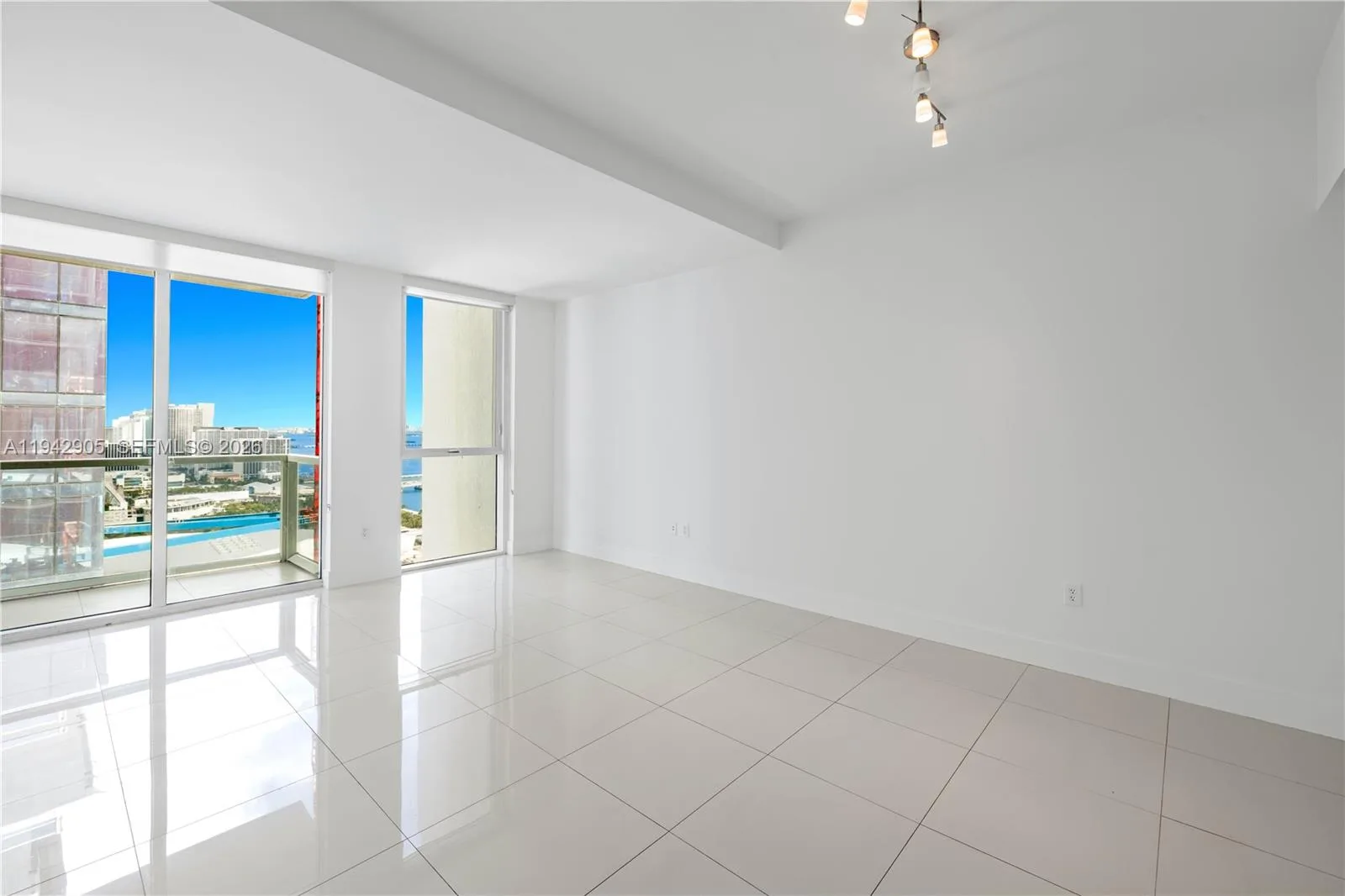 244 Biscayne Blvd # 3904, Miami, FL 33132 photo 7