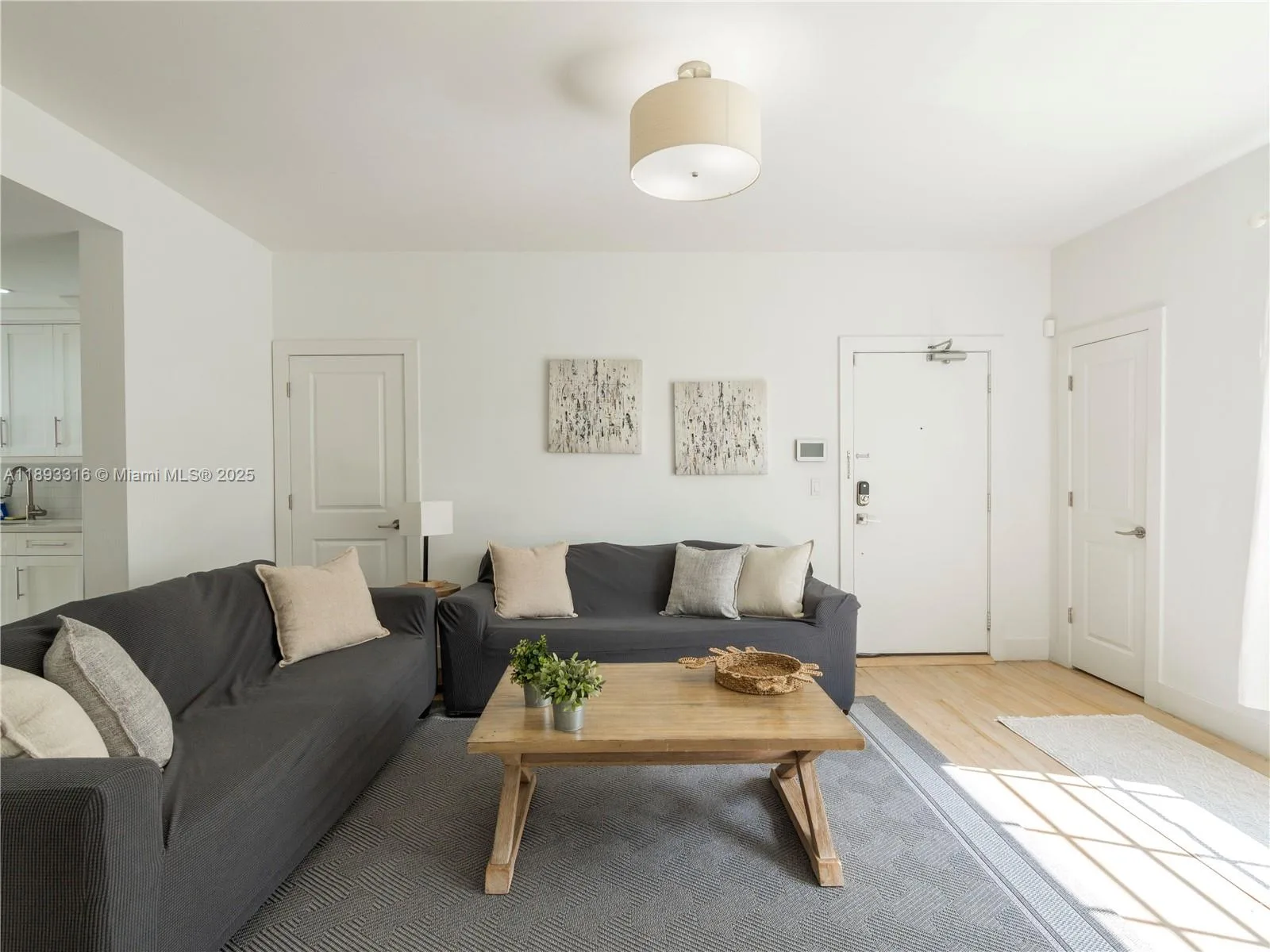 241 28th St # 1, Miami Beach, FL 33140 photo 3