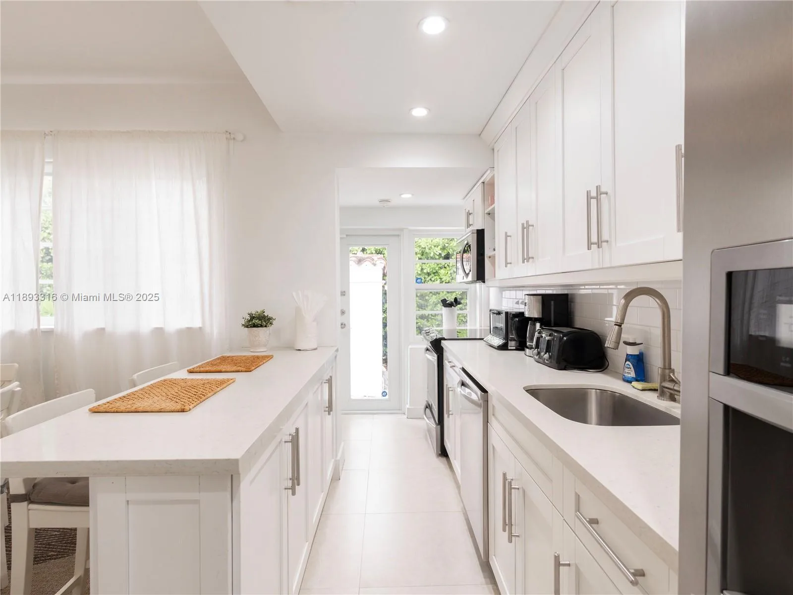 241 28th St # 1, Miami Beach, FL 33140 photo 6